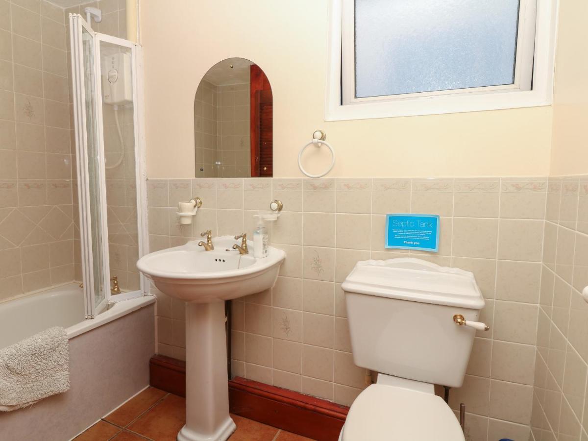 The Bushel Villa Bideford Exterior photo